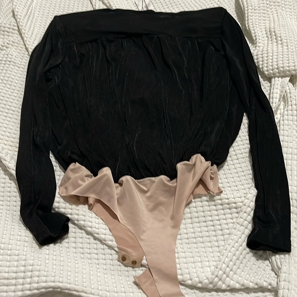 NWT- Strut & Bolt - L - Picture 2 of 10